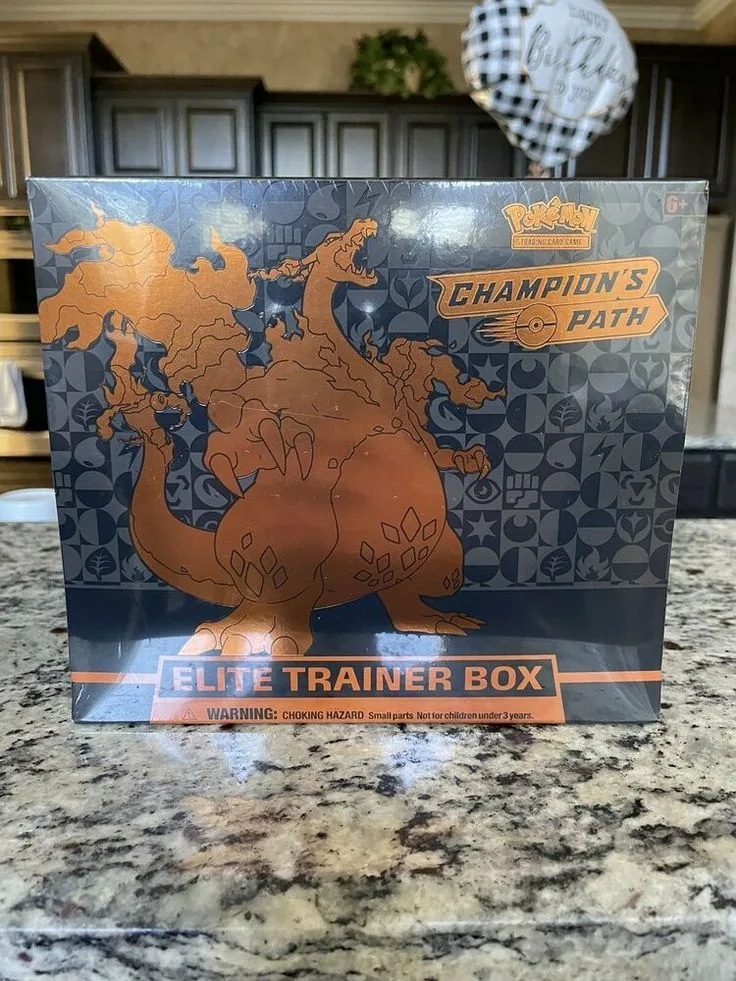 Sword & Shield - Ultra-Premium Collection (Charizard)